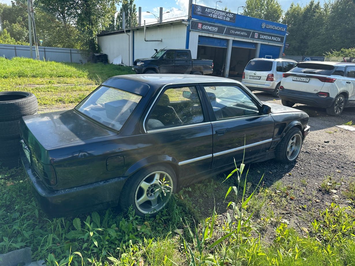 Продам BMW E30, 1989 года, купе.