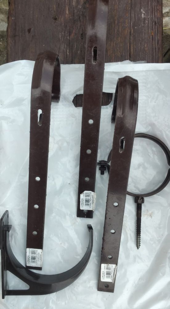 Продам желоба Б/У ( 3000х120)и комплектующие