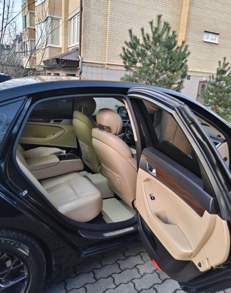 Hyundai Genesis 2014г
