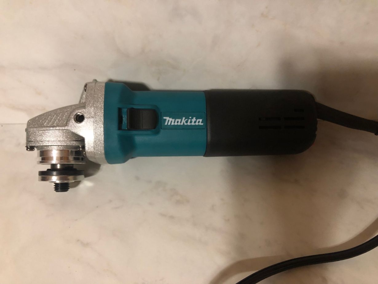 Продаются болгарки (УШМ) Makita 9558HN