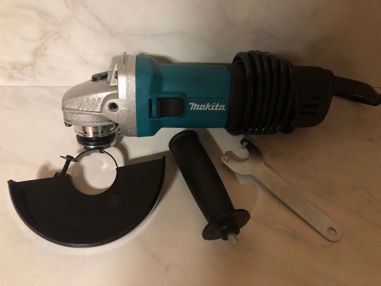 Продаются болгарки (УШМ) Makita 9558HN