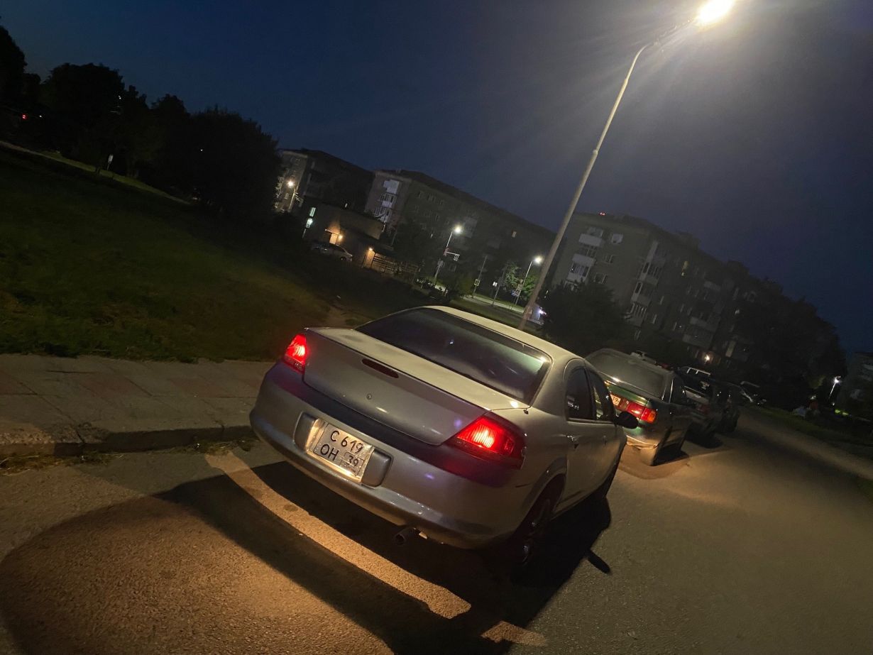 Chrysler Sebring 2004 года. 2.4 бенз