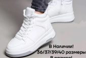 Широкий ассортимент кроссовок