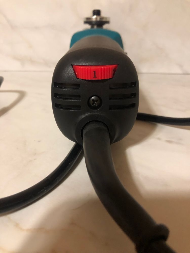 Продаются болгарки (УШМ) Makita 9558HN