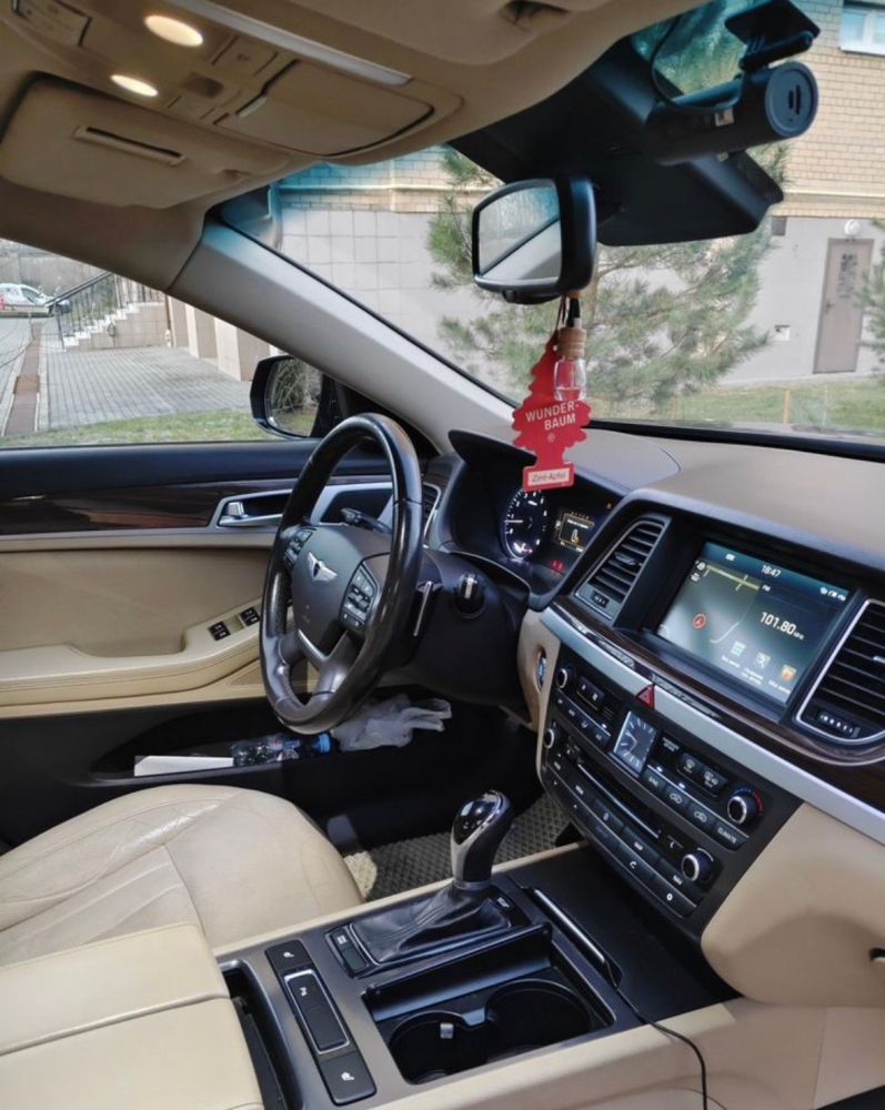 Hyundai Genesis 2014г
