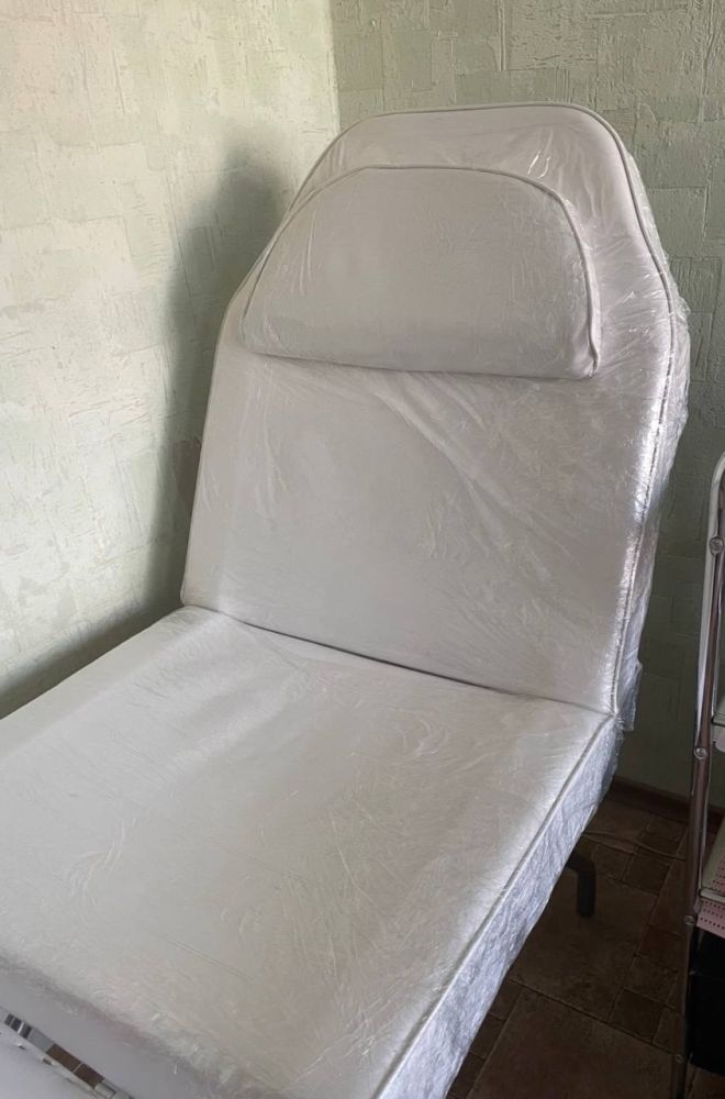 Продам кушетку+этажерку