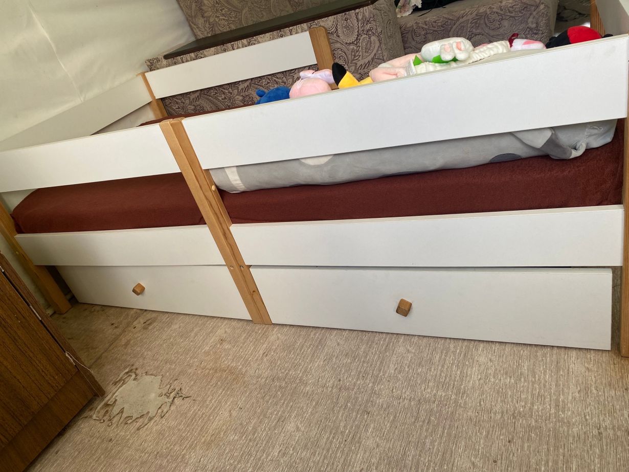 Продам детскую кровать 160х80,в хорошем состояние